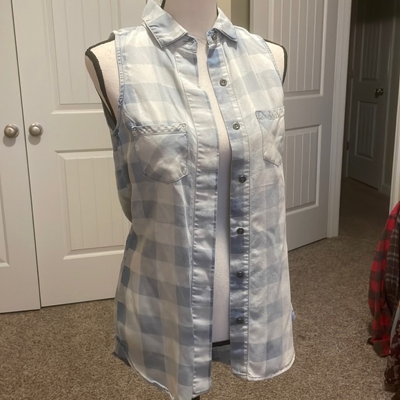 plaid denim button down open vest - Picture 4 of 6